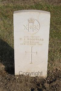 Ismailia War Memorial Cemetery - Woodward, W J